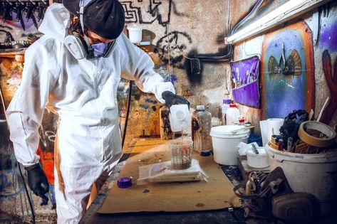 Master painter in a factory - industrial... | Free Photo #Freepik #freephoto Paint Outdoor Cushions, Earth Tones Paint, Brush Strokes Pattern, Industrial Paintings, Renovation Tips, Colorful Oil Painting, Interior Remodel, Painting Wood, Paint Sprayer