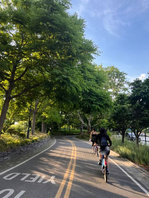 Biking Around The Neighborhood, Biking In Nyc, Bike Trail Aesthetic, Bike Riding Astethic, Summer Biking Aesthetic, Biking Aesthetic Summer, Ride Bike Aesthetic, City Bike Aesthetic, Bike Rides Aesthetics