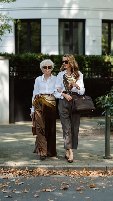 Alexandra Lapp (@alexandralapp) • Instagram photos and videos Style A Silk Scarf, Chanel Street Style, Alexandra Lapp, Ageless Style, Brown Outfit, Gorgeous Clothes, Next Fashion, Family Fashion, Workwear Fashion