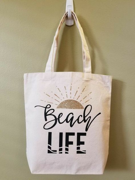 Totes Ideas, Idee Cricut, Quote Tote Bag, Bag Quotes, Diy Bag Designs, Simple Tote, Diy Tote Bag, Cadeau Diy, Canvas Bags