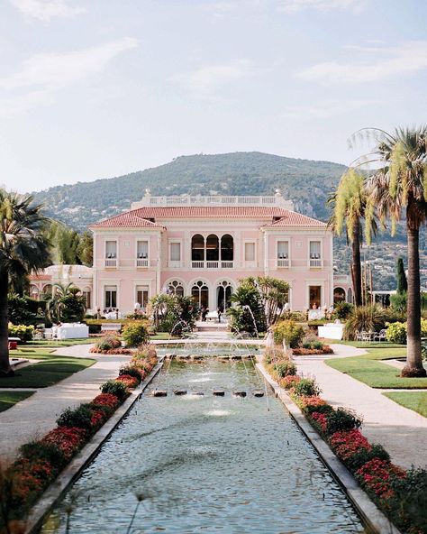 Wes Anderson House, Villa Ephrussi De Rothschild, Villa Ephrussi, Beach House Colors, Wes Anderson Films, Holy Roman Empire, House Aesthetic, Wes Anderson, Landscaping Ideas