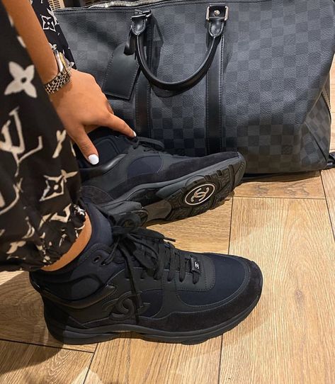 @b_ox Tennis Shoe Outfits Summer, Tennis Shoes Outfit, Chanel Sneakers, Sneaker Lovers, Nike Tennis Shoes, Women's Bags By Style, Summer Sneakers, Fresh Shoes, Dark Wear