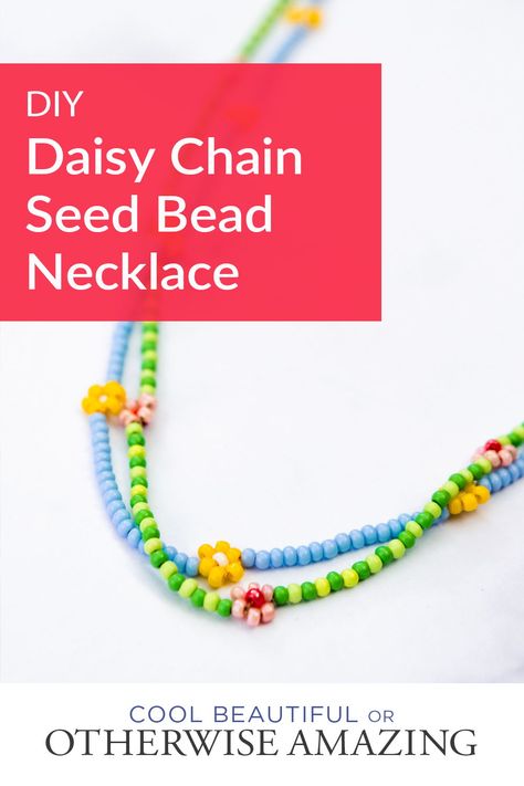 Seed Bead Jewelry Diy Daisy Chain, Daisy Bead Necklace Tutorial, How To Make Flower Necklace Beads, Diy Daisy Necklace, Beaded Flower Necklace Diy, How To Make Daisy Bead Necklace, Seed Bead Choker Pattern, How To Make Seed Bead Necklace, Flower Bead Necklace Tutorial