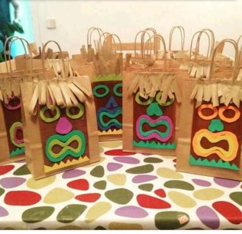 Tiki Crafts, Hawaii Birthday Party, Hawaii Theme, Grinch Christmas Party, Hawaiian Party Decorations, Hawaiian Luau Party, Hawaiian Birthday Party, Hawaiian Birthday, Moana Party