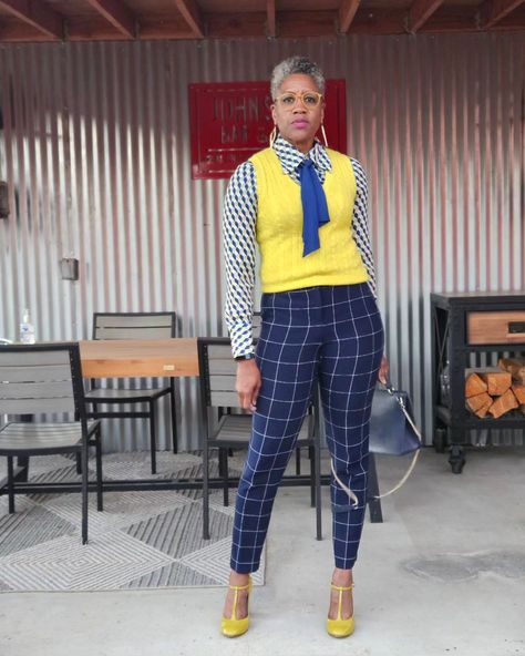 Sabra Johnson (@mystyleismybrand) • Instagram photos and videos Rainbow Johnson Style, Sabra Johnson, Pattern Mixing Outfits, Mixed Prints Outfit, Corporate Baddie, Hawes And Curtis, Mixed Prints, Stylish Work Attire, Business Casual Outfits For Women