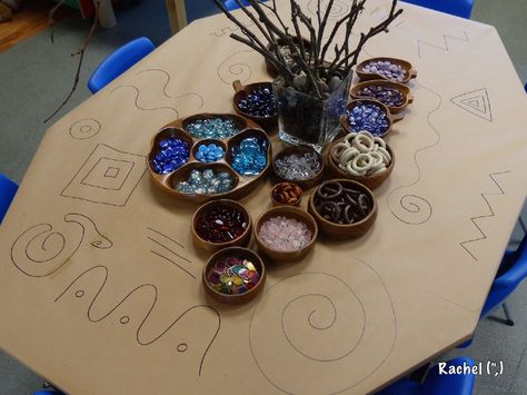 Reggio Inspired Classrooms, Funky Fingers, Reggio Classroom, Early Years Classroom, Kind Photo, Eyfs Activities, Creative Area, Reggio Inspired, Invitation To Play