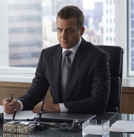 Harvey Specter Style, Lawyer Man, Lawyer Suit, Business Man Photography, Suits Tv Series, Suits Harvey, Harvey Specter Suits, Suits Tv, Suits Tv Shows