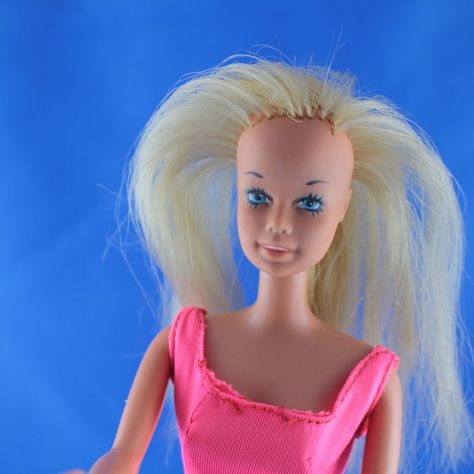 Malibu Barbie Hair, Barbie Curly Hair, Cursed Barbie, Barbie Mala, Meme Barbie, Barbie Pfp, Dp Ideas, Barbie Malibu, Hair Meme