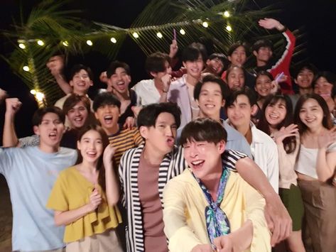 Big Family Photos, Korean Best Friends, Gmm Tv, Dino Seventeen, Bright Photos, Bright Pictures, Boy And Girl Best Friends, Gmmtv Actors, Thai Drama