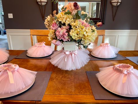 Tutu covers for Vases and Mason Jars Tutu Table Cloth, Tutu Centerpieces Diy Table Decorations, Mason Jar Tutu Centerpiece, Tutu Table, Tutu Centerpieces, How To Make Tutu, Baby Tutu, Tutu Skirt, Mason Jar Diy