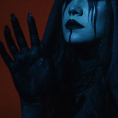 Gothic Photography, Photography Themes, Gothic Aesthetic, Disney Villains, Black Aesthetic, Purple And Black, Skin Tones, Blue And Purple, Halloween Face Makeup