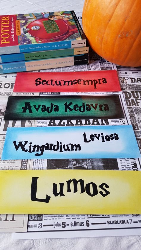 Harry Potter Bookmark Ideas, Hp Bookmarks, Diy Harry Potter Bookmarks, Harry Potter Book Marks, Bookmarks Harry Potter, Marque Page Harry Potter, Harry Potter Scrapbook, Harry Potter Journal, Harry Potter Bookmark