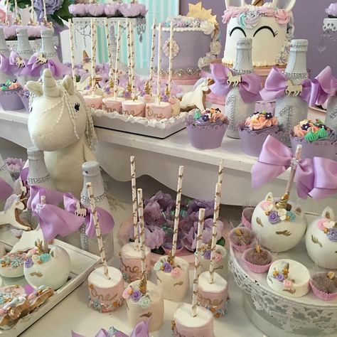 0 Likes, 0 Comments - Blooming Templates (@blooming_templates) on Instagram Unicorn Desserts, Unicorn Baby Shower, Unicorn Foods, Cakes And Cupcakes, Festa Party, Bday Girl, Unicorn Cake, Unicorn Birthday Parties, 10th Birthday