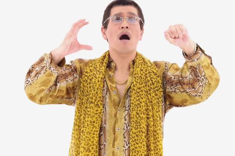 These Are YouTube's Top 10 Most Viral Videos of 2016 Pen Pineapple Apple Pen, Pineapple Pen, Apple Pen, Gangnam Style, World Of Tanks, Hottest 100, Trending Videos, Guinness, Comedians