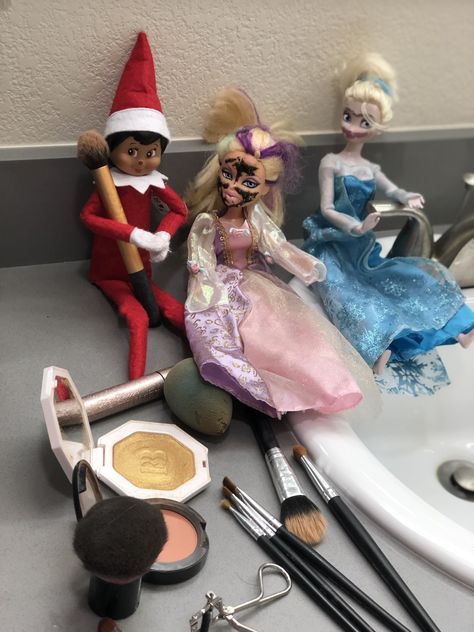 Late Arrival Elf On The Shelf, Elf Exit Ideas, Elf On The Shelf Pranks, Elf On The Shelves, Elf Ideas Easy, Awesome Elf On The Shelf Ideas, Elf Magic, Elf Activities, The Elf On The Shelf