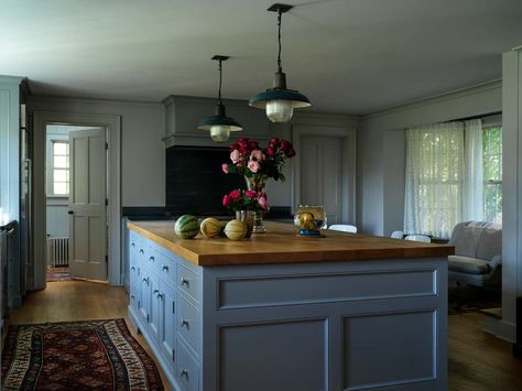 Greek Revival Kitchen, Nantucket Interior Design, Nantucket Interior, Hendricks Churchill, Traditional Style Kitchen, Greek Revival Home, Timber Table, Highland Homes, Yellow Kitchen