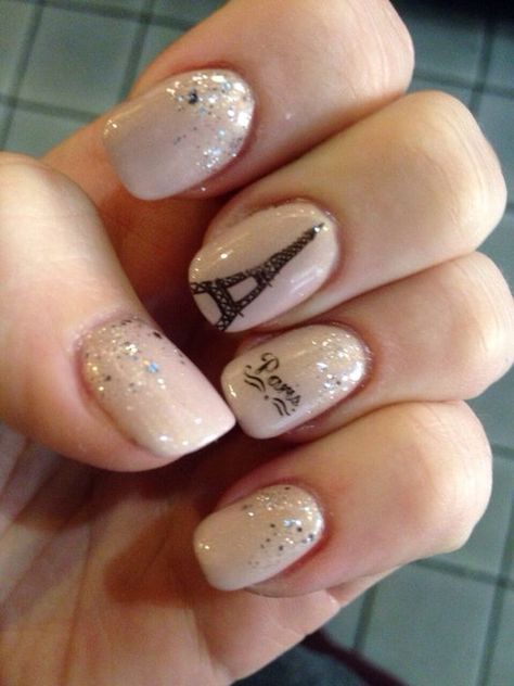 20 Nail Designs to Paint Eiffel Tower - Pretty Designs Paris Nails Acrylic, Eiffel Tower Nail Art, Disneyland Paris Nails, Traveling Nails, Nails For Paris, Paris Nails Designs, Eiffel Tower Nails, Paris Nail Art, Starbucks Nails