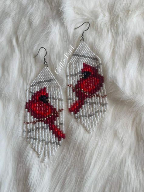 Cardinal Brick Stitch Earrings, Beaded Turtle, Beaded Studs, Beaded Birds, Peacock Flower, Diy Seed Bead Earrings, Seed Bead Jewelry Patterns, Stitch Earrings, Beaded Earrings Native