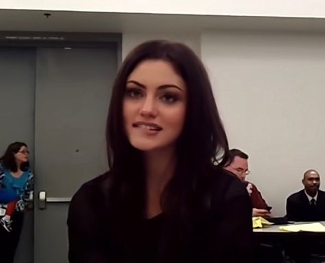 Phobe Tokin 2000s, Pheobe Tonkin Aesthetic, Phoebe Tonkin Icon, Phoebe Tonkin Makeup, Phoebe Tonkin Tvd, Pheobe Tonkin 2000s, Celebrity Face Claims, Phoebe Tonkin No Makeup, Phoebe Tonkin Black Hair