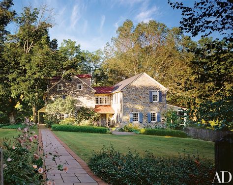 Designer Penny Drue Baird Renovates a Pennsylvania Farmhouse Renovated Farmhouse, Colonial Farmhouse, Stone Farmhouse, Colonial Exterior, English Decor, Farmhouse Remodel, Farmhouse Master, Traditional Exterior, Industrial Farmhouse