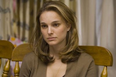 Natalie Portman Haircut, 90s No Haircut Haircut, Natalie Portman Hair, Anne Hathaway Shoulder Length Hair, Short Hair Natalie Portman, 90s Shoulder Length Hair, Natalie Portman Short Hair, Natalie Portman Shoulder Length Hair, Natalie Portman Short Hair 90s