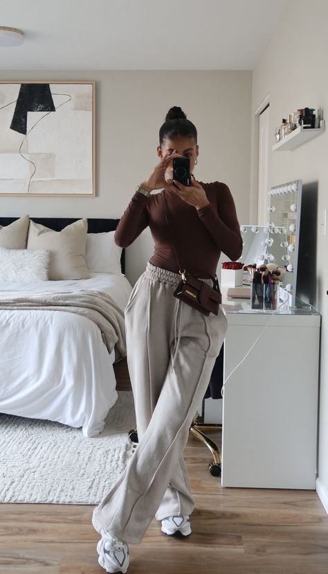 Car Date Outfit, Airport Outfit Joggers, Fleece Pants Outfit, Capsule Wardrobe Casual, Neat Casual Outfits, Diy Fashion Scarf, Everyday Casual Outfits, Comfy Outfit, Everyday Fashion Outfits