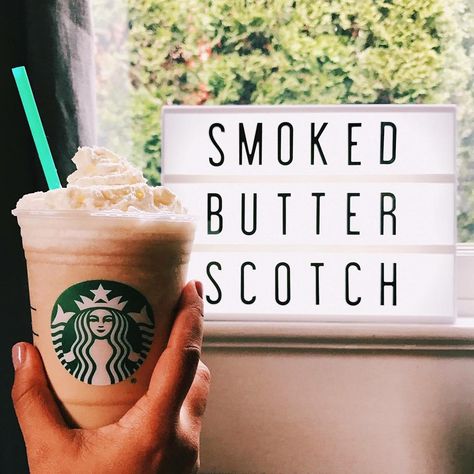 Starbucks Brought Back The Smoked Butterscotch Latte, and It Apparently Tastes Like Butterbeer Cinema Marquee, Butterscotch Latte, Butterbeer Cookies, Butterbeer Latte, Fun Sayings, Starbucks Recipes, Lemon Cream, Cookie Dough Cafe, Beauty Room