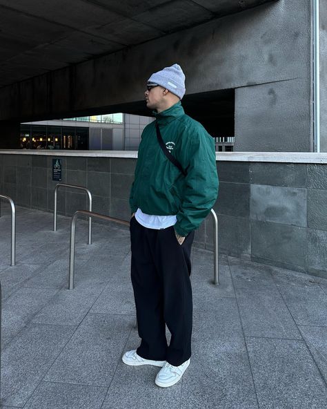 Mens Oversized Fashion Streetwear, Aesthetic Oversized Outfits Men, Autumn Aesthetic Clothes Male, Men Winter Outfits Street Style, Green Jacket Outfit Men, Indie Guy Outfits, Trendy Mens Fashion Streetwear, Outfit Men Ideas, Winter Outfits Men Streetwear