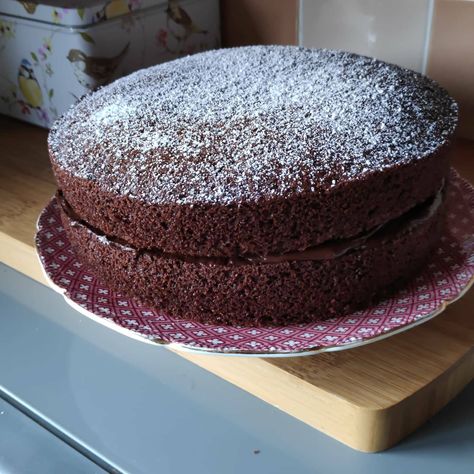 Kids Cake Recipes, Best Sponge Cake Recipe, Brownie Recipes Easy, Quick Cake Recipes, Quick And Easy Cake Recipes, Chocolate Victoria Sponge Cake, Easy Vegan Cake, Fat Free Cake, Gluten Free Cake Recipes Easy