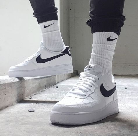 Nike Af1 Outfit Men, White Air Forces Outfits, Nike Af1 Outfit, Outfits With White Air Forces, Air Forces Outfits, Nike Socks Outfit, Air Force 1 Outfit Men, Af1 Outfit, Nike Air Force 1 Outfit Men