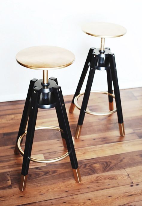 Gilded Barstools-Oh, the magic of gold spray paint. These $40 stools get a glam update thanks to a gilded once-over. Bar Stool Makeover, Ikea Bar, Stool Makeover, Hacks Ikea, Easy Diy Hacks, Kursi Bar, Easy Ikea Hack, Ikea Hack Ideas, Decor Ikea