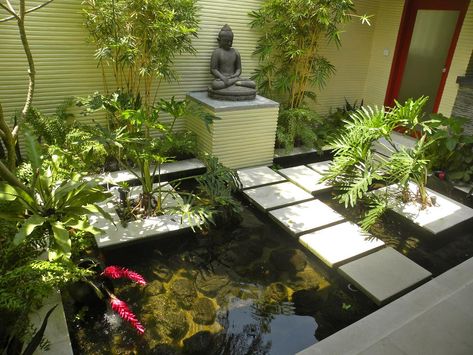 20 Koi Ponds That Will Add a Bit Of Magic To Your Home http://www.trendir.com/magic-koi-ponds/ Fish Ponds Backyard, Indoor Pond, Koi Pond Design, Kolam Koi, Taman Air, Small Pond, Pond Water Features, Pond Landscaping, Koi Fish Pond