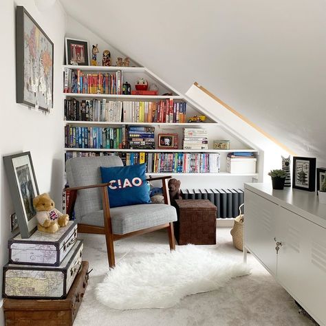 Attic Living Rooms, Loft Conversion Bedroom, Tiny Loft, Attic Office, Attic Bedroom Designs, Guest Bedroom Design, Built In Bunks, Loft Storage, Loft Conversions