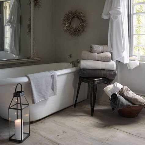 2,780 Likes, 25 Comments - The White Company (@thewhitecompany) on Instagram: “Bathtime is beckoning... ​Tap to shop #thewhitecompany” The White Company Bathroom, White Company Bathroom, The White Company Christmas, Bathroom Ensuite Ideas, Branch Garland, Ensuite Ideas, Bathroom Ensuite, Neutral Bathroom, Bathroom Goals