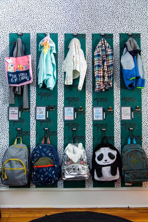 DIY 'Lockers' Bag Storage Kids, After School Room Ideas, Backpack Entryway, Backpack Hanging Ideas Classroom, Backpack Zone, Kids Drop Zone, Classroom Backpack Storage Ideas, Entry Way Organization Drop Zone, Bag Toy Storage