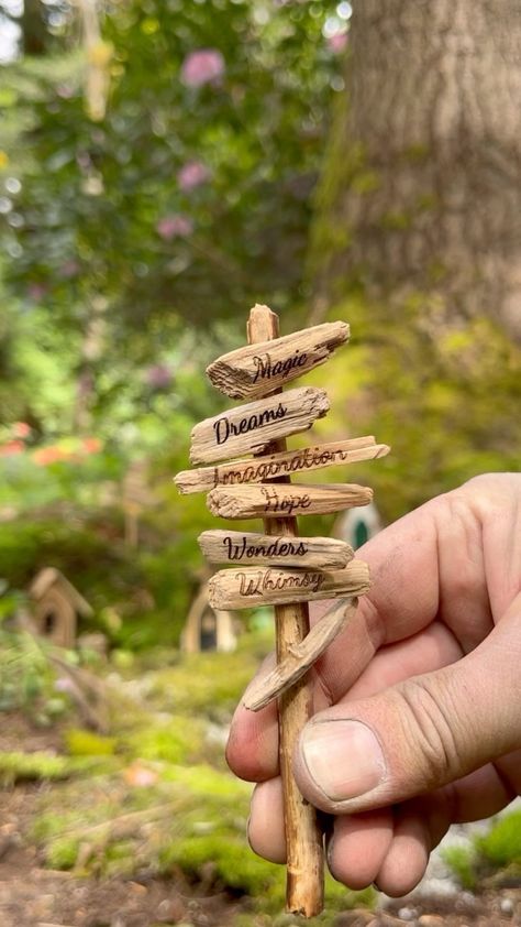 Fairy Garden Ideas Enchanted Forest, Diy Fairy Door, Fairy Tree Houses, Fairy Village, Fairy House Diy, Fairy Garden Designs, Fairy Garden Crafts, Faeries Gardens, Fairy Tree