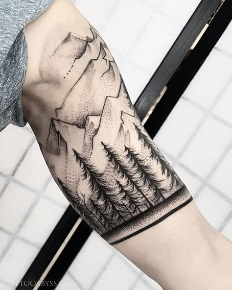 Misty Mountain Tattoo, Upper Bicep Tattoos For Men, Mens Bicep Tattoo Ideas, Wrap Around Thigh Tattoo, Mountain Scene Tattoo, Tattoo Berge, Mountain Sleeve Tattoo, Outer Bicep Tattoos, Snowboard Tattoo