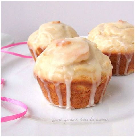 Glazed Doughnut Muffins [veganize] Glazed Doughnut, Doughnut Muffins, Glazed Doughnuts, Lemon Thyme, Mini Tortillas, Cake Boss, Sweets Treats, Muffin Recipes, Coffee Cake