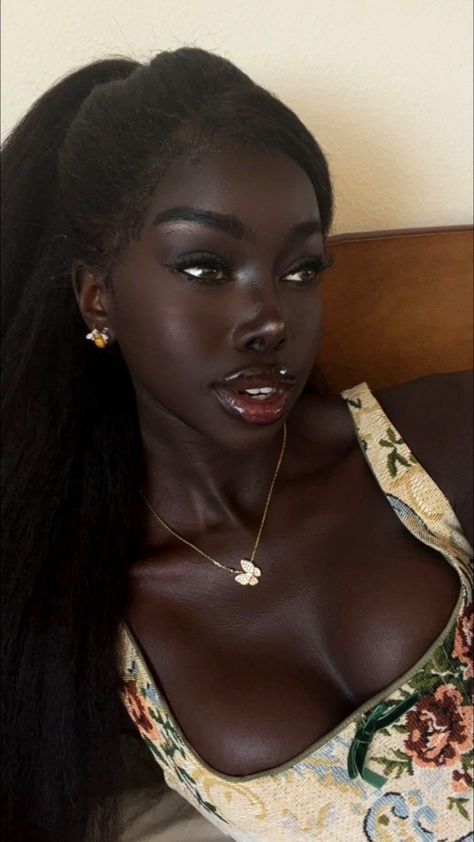 Dark Skin Models, Pretty Dark Skin, Dark Skin Beauty, Black Femininity, Dark Skin Makeup, Dark Skin Women, African Beauty, Black Is Beautiful, Beauty Women