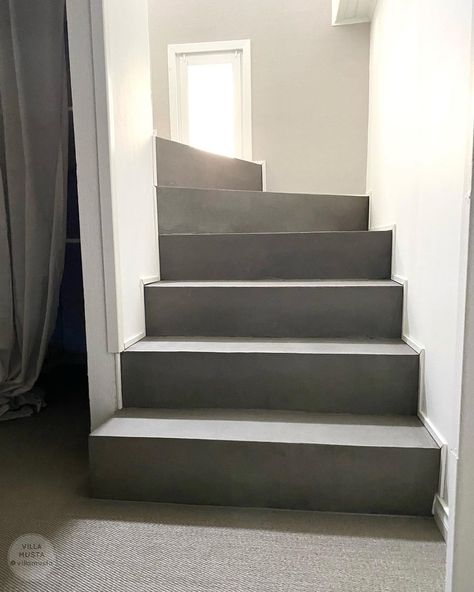 Villa Musta on Instagram: “Puusta tuli betonia näissä portaissa. Tässä yksi lemppareistani tässä remontissa. Muuten tukevat ja hyvät lastulevyportaat kaipasivat vaan…” Cement Stairs Outside, Cement Stairs, Construction Projects, Cement, Under Construction, Stairs, Doors, Villa, On Instagram