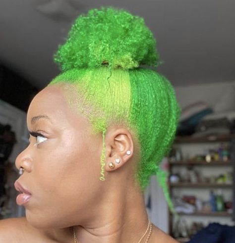 Neon Green Natural Hair, Green Natural Hair, Color On Natural Hair, Neon Green Hair, Short Dyed Hair, Skunk Stripe, Dyed Curly Hair, Neon Hair, Hair Dyes