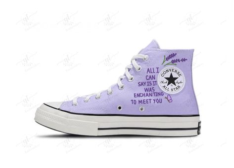 Eras Tour Shoes, Gemma Core, Taylor Swift Shoes, Converse Ideas, Swiftie Party, Shoe Art Designs, Crocs Aesthetic, Softball Accessories, Cute Converse Shoes