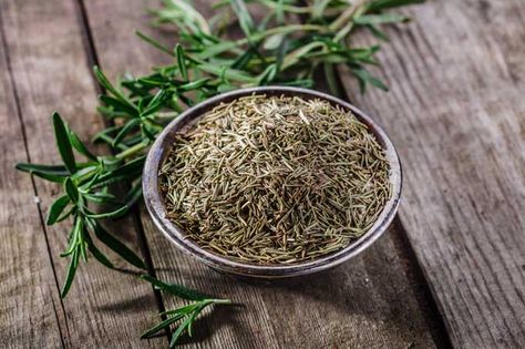 Dried and Fresh Rosemary Rosemary Plant, Essential Oils For Hair, Culinary Herbs, Wellness Recipes, How To Dry Rosemary, Essential Oils Rosemary, Best Essential Oils, Essential Oil Uses, Fresh Rosemary