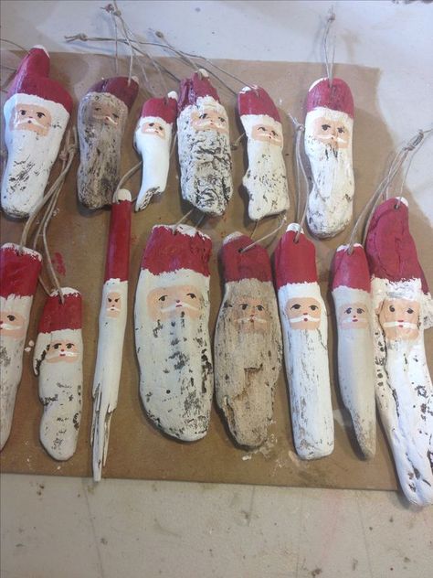 Driftwood Crafts, Beach Christmas, Santa Ornaments, Driftwood Art, Noel Christmas, Handmade Christmas Ornaments, Christmas Deco, Homemade Christmas, Xmas Crafts