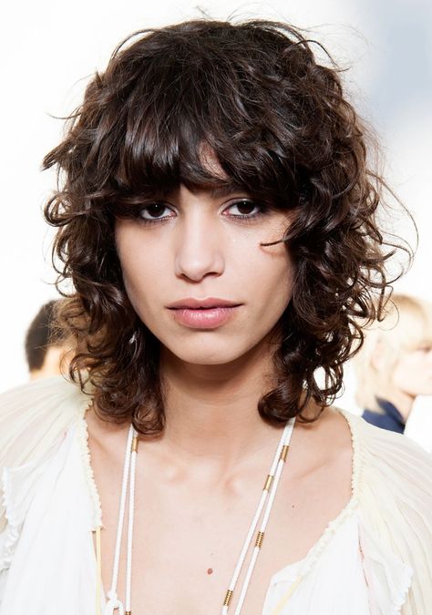 The Beauty Trends Worth Knowing in 2016 via @ByrdieBeauty Messy Curly Hair, Long Bobs, Layered Haircuts With Bangs, Layered Curly Hair, Curly Bangs, Haircuts For Wavy Hair, Haircuts For Curly Hair, Short Wavy Hair, Hair With Bangs