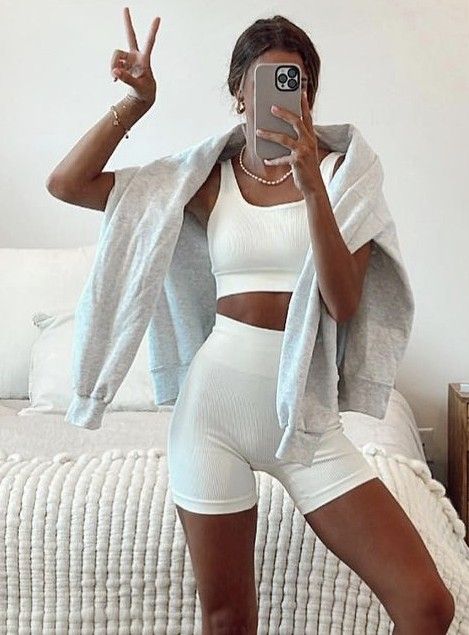 White Exercise Outfit, Bride Yoga Outfit, Bride Athleisure, Boat Day Cover Up, Athletic Bachelorette Outfit, Bridal Workout Outfit, Bachelorette Party Outfit Cold Weather, Bride After Party Outfit Comfy, Bachelorette Workout Outfit