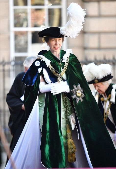 Princess Anne, who is also a member of the Order, also wore her velvet robes and a white-plumed hat as she took part in the ceremony Elizabeth Queen Of England, Princesa Anne, Coronation Of King Charles, Princesa Charlotte, Order Of The Garter, Princesa Real, Reine Elizabeth Ii, Royal Family England, British Royal Families