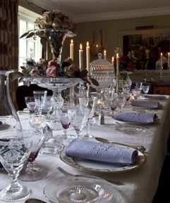 William Yeoward Crystal & China Dinner Set Table Scaping, William Yeoward Crystal, William Yeoward, Timeless Interior Design, Beautiful Tablescapes, Tafel Decor, Entertaining Decor, Beautiful Table Settings, Elegant Table Settings