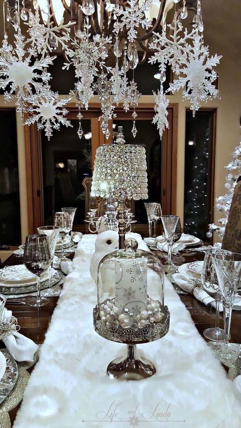 christmas-decorated-chandeliers Christmas Decorated Chandeliers, Decorate Chandelier, Christmas Chandelier, Silver Christmas Decorations, Tafel Decor, Christmas Tablescape, Holiday Tablescapes, White Christmas Decor, Christmas Tablescapes