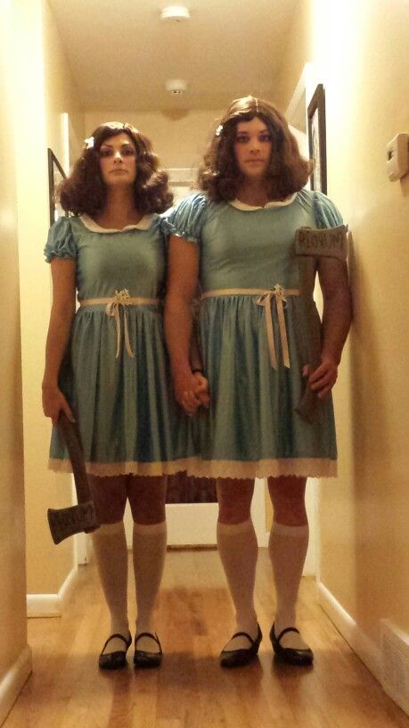 Shining Couple Costume, Shining Halloween Costume, Shining Twins Costume, Twins From The Shining, The Shining Twins, Twin Costumes, Halloween Costumes Diy Couples, Couples Costume, Costumes Diy